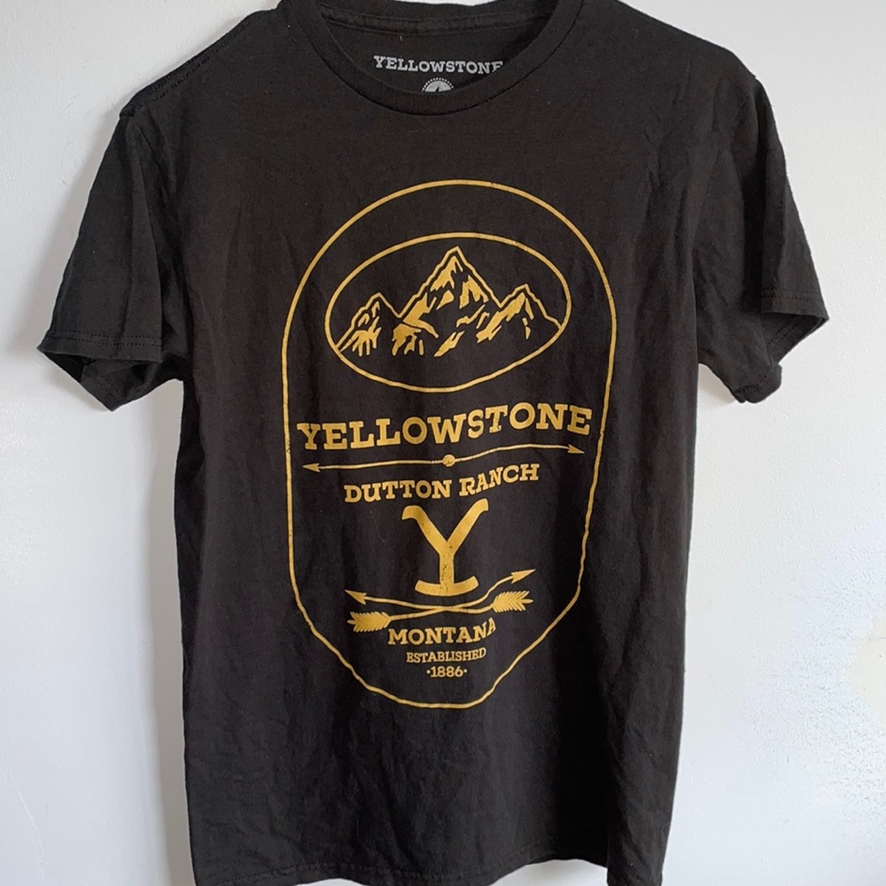 Yellowstone Graphic T-shirt Small